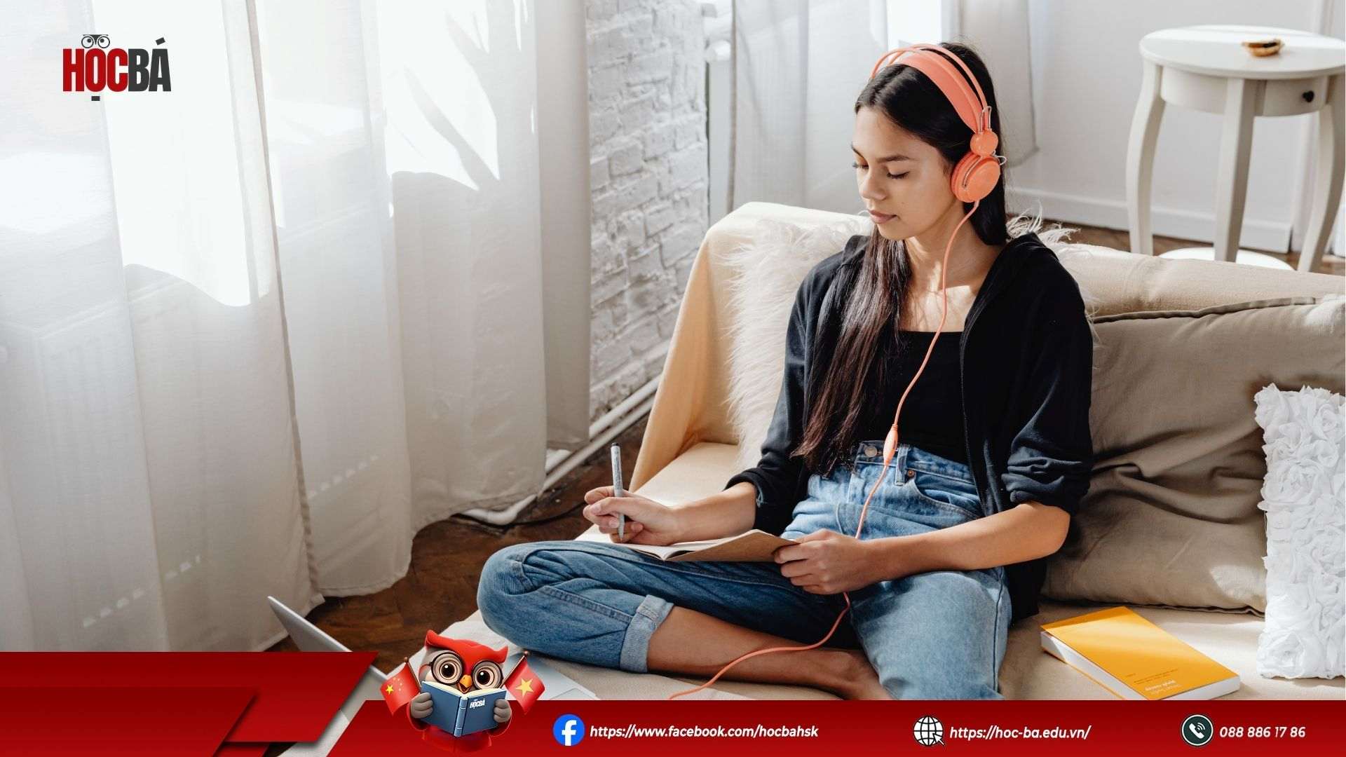 cô gái đang học hsk 4