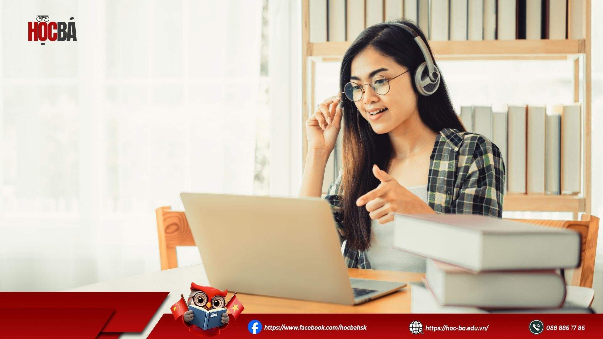 cô gái đang tự học hsk 4